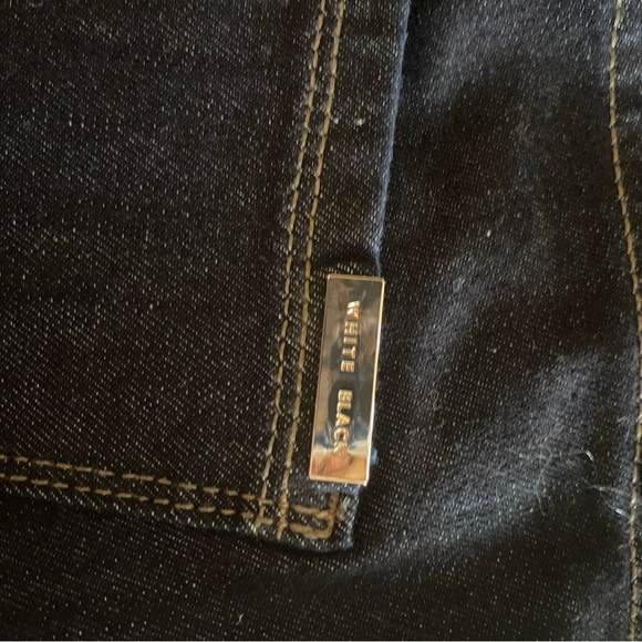 White House Black Market Women's Dark Blue Jeans - Picture 4 of 7